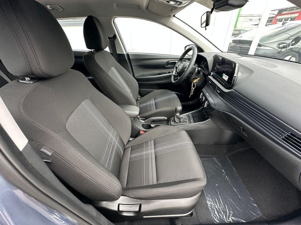 2025 Hyundai i20 - 18