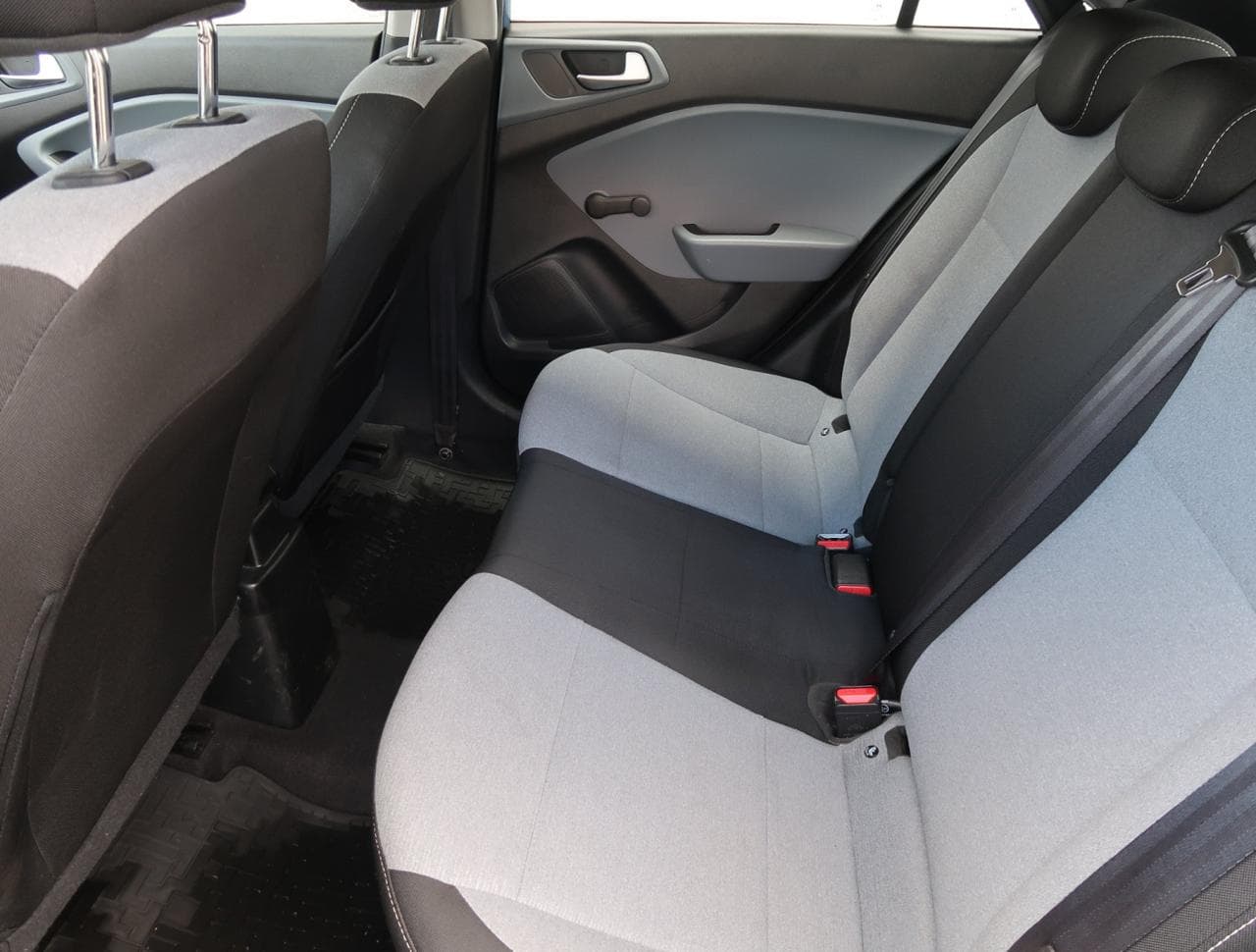 2016 Hyundai i20 - 15
