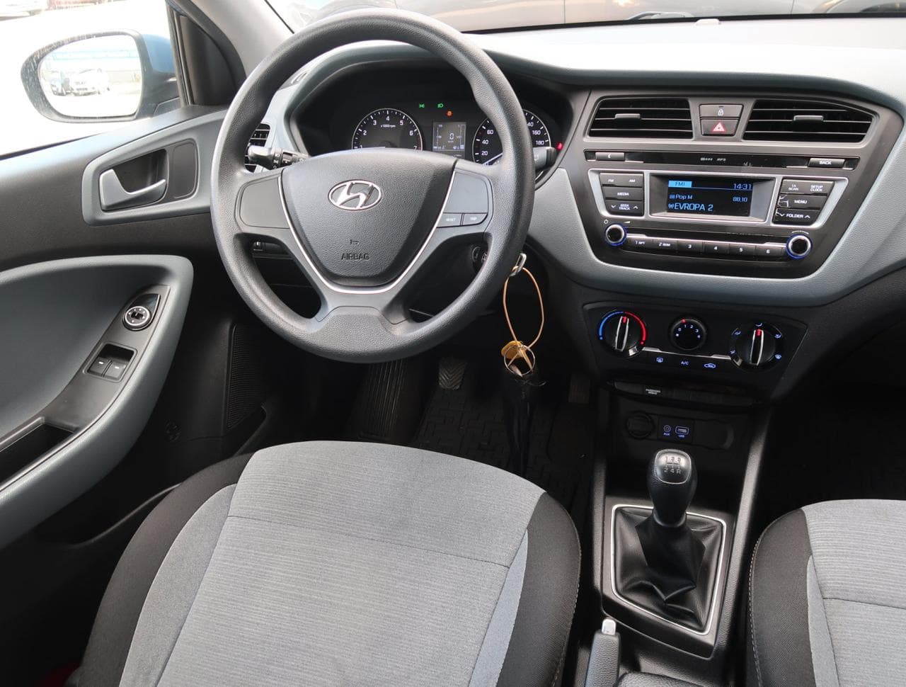 2016 Hyundai i20 - 9