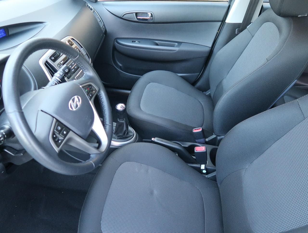 2013 Hyundai i20 - 16