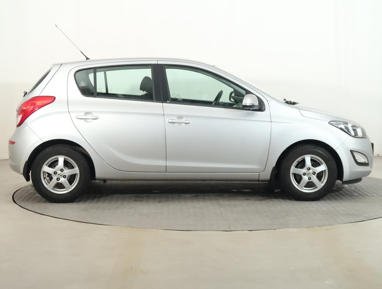 2013 Hyundai i20 - 8