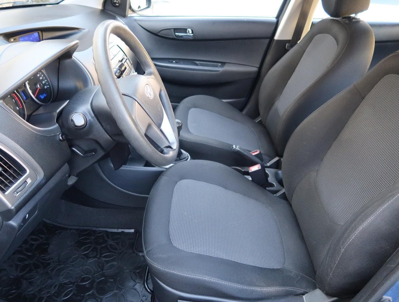 2014 Hyundai I20 - 16