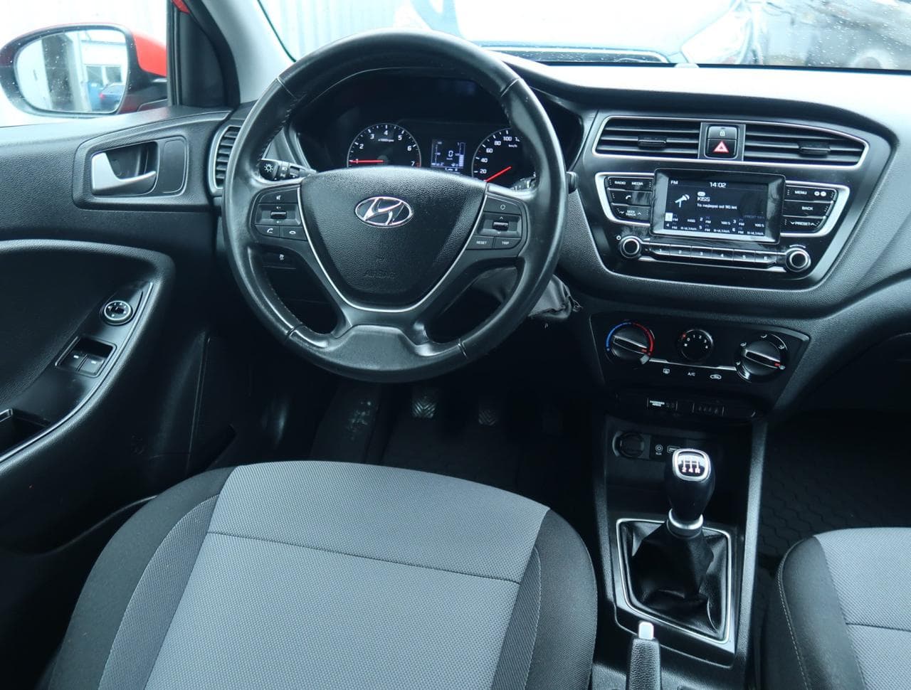 2020 Hyundai I20 - 9