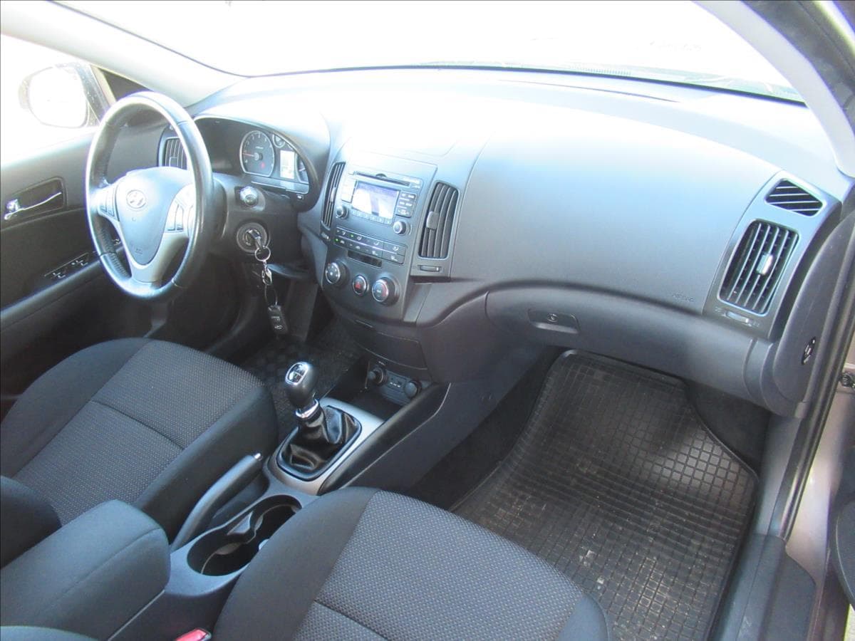 2011 Hyundai i30 - 17