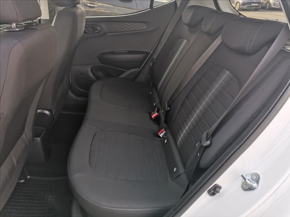 2025 Hyundai i10 - 8