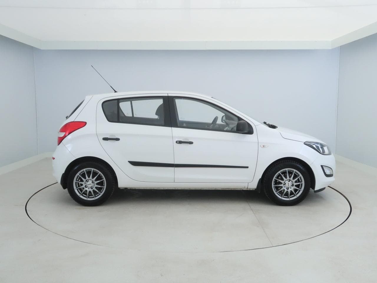 2013 Hyundai I20 - 8