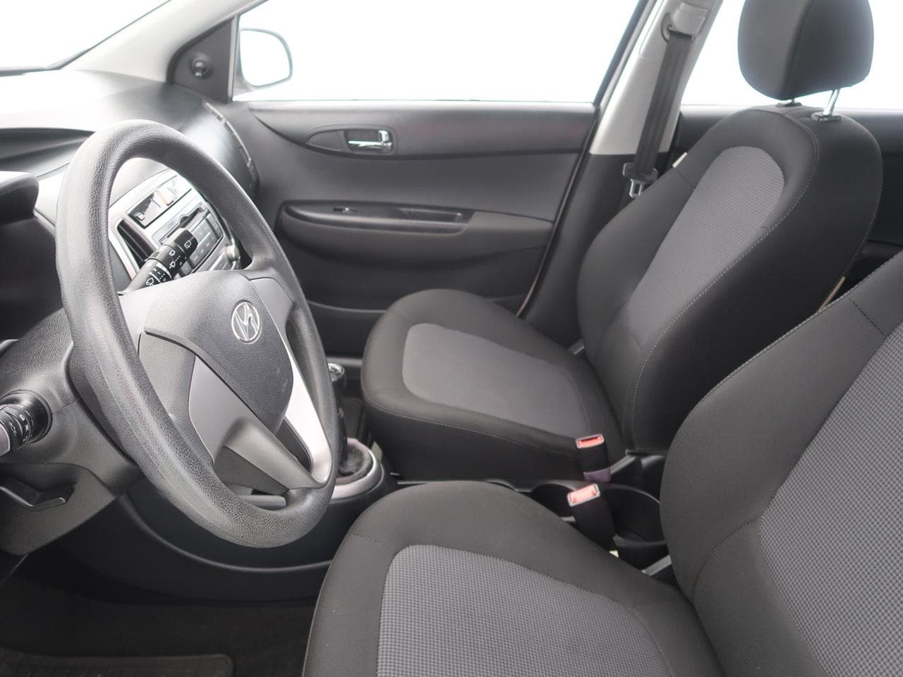 2013 Hyundai I20 - 16