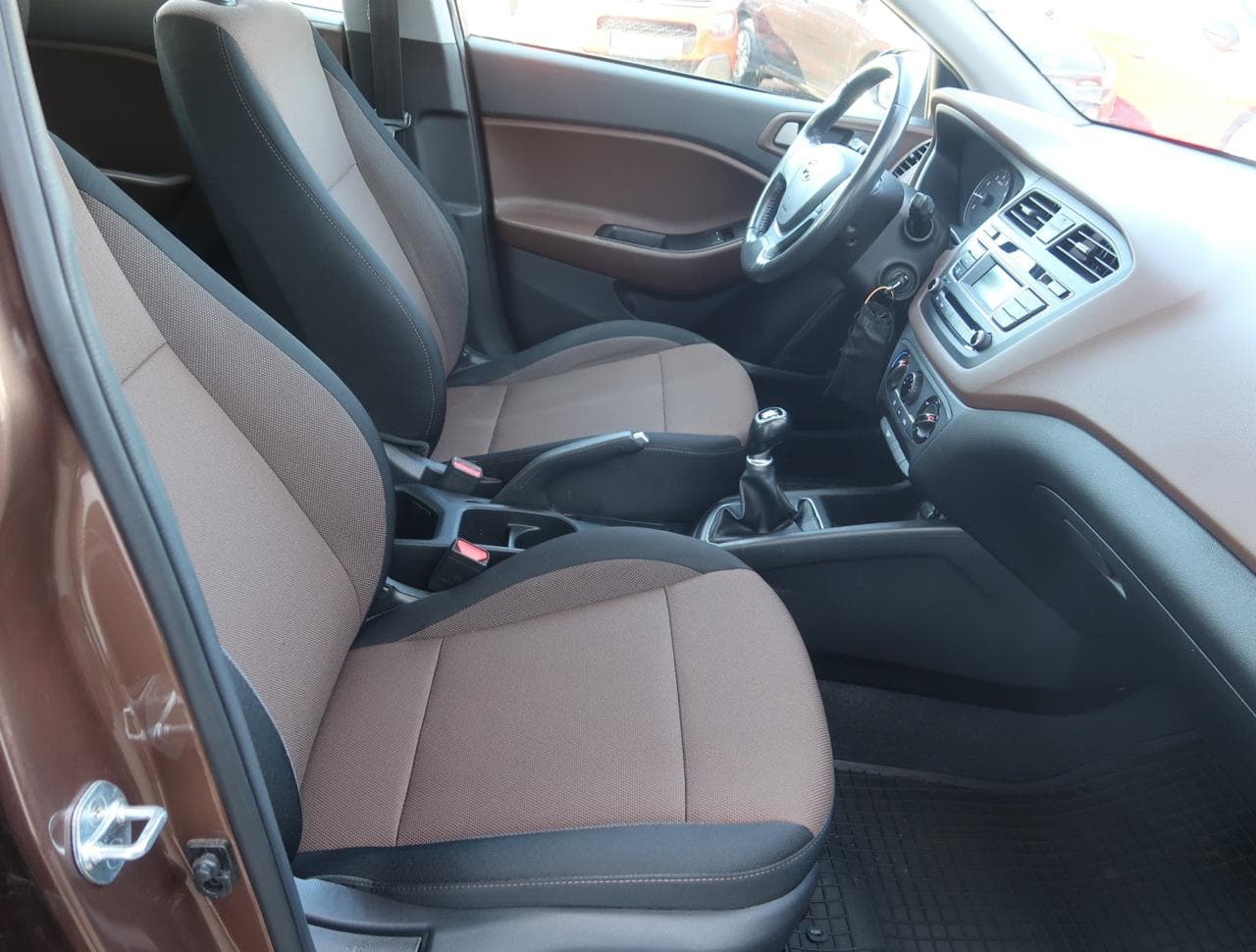 2017 Hyundai I20 - 12