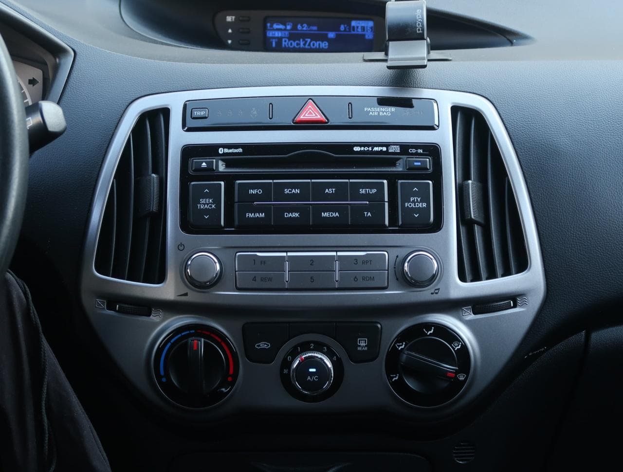 2014 Hyundai I20 - 18