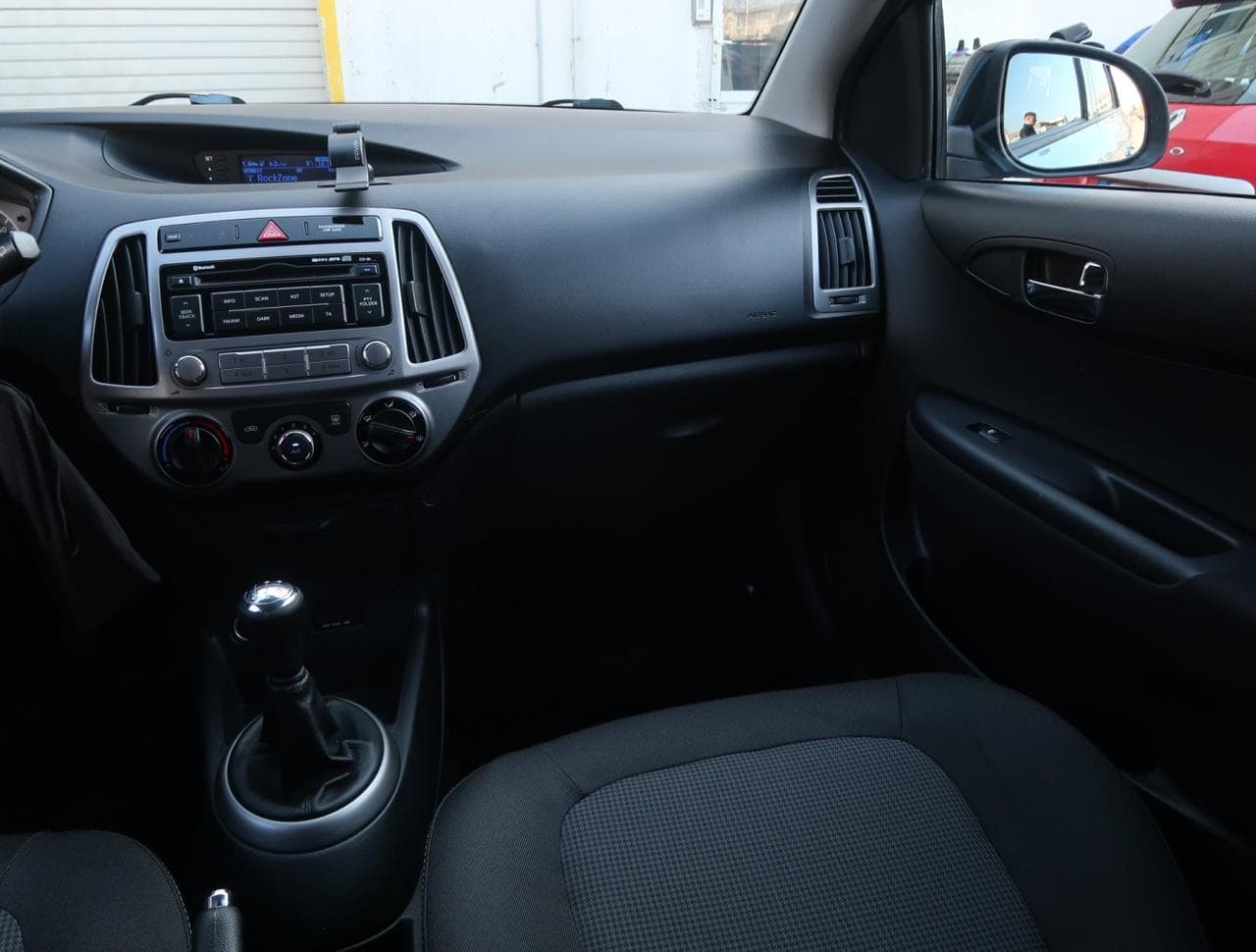 2014 Hyundai I20 - 11