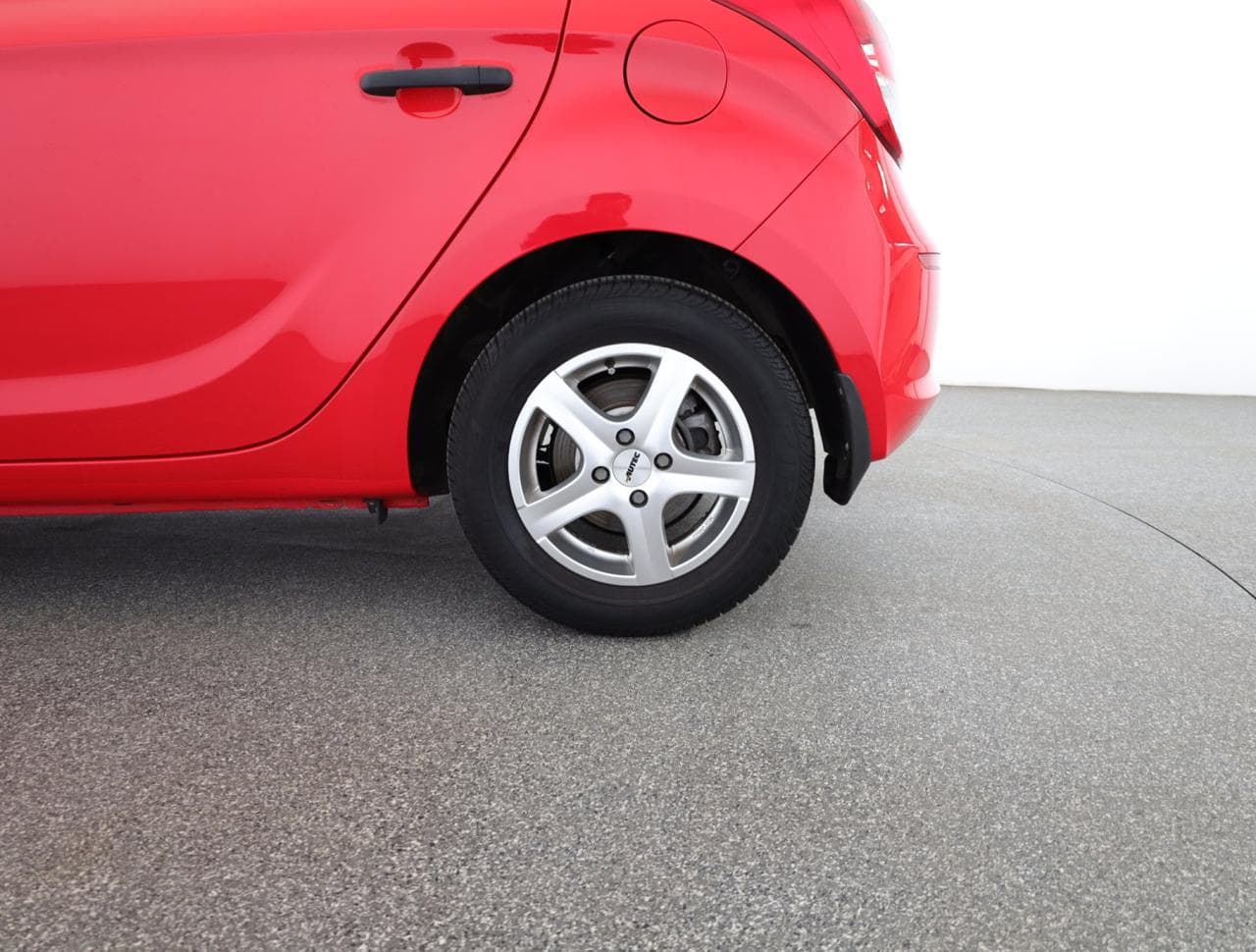 2013 Hyundai I20 - 18