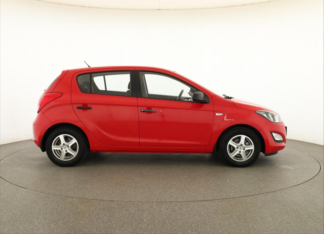 2013 Hyundai I20 - 8