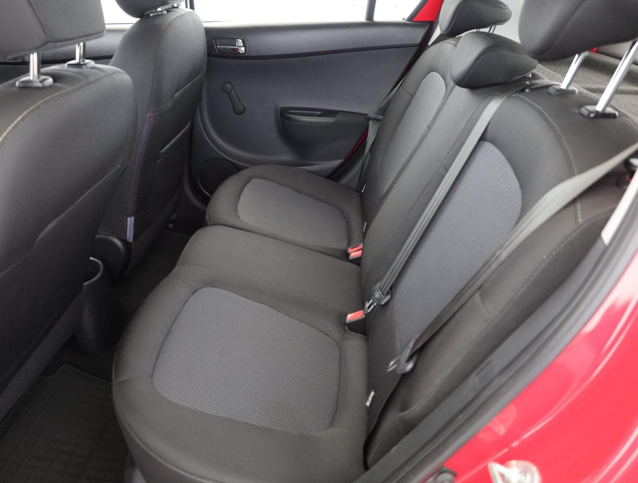 2013 Hyundai I20 - 12