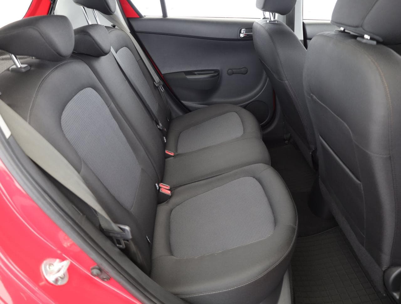 2013 Hyundai I20 - 11