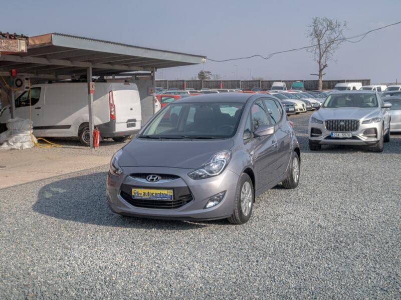 Hyundai ix20 ČR 1.6i 92KW mat – 12/2012 hatchback
