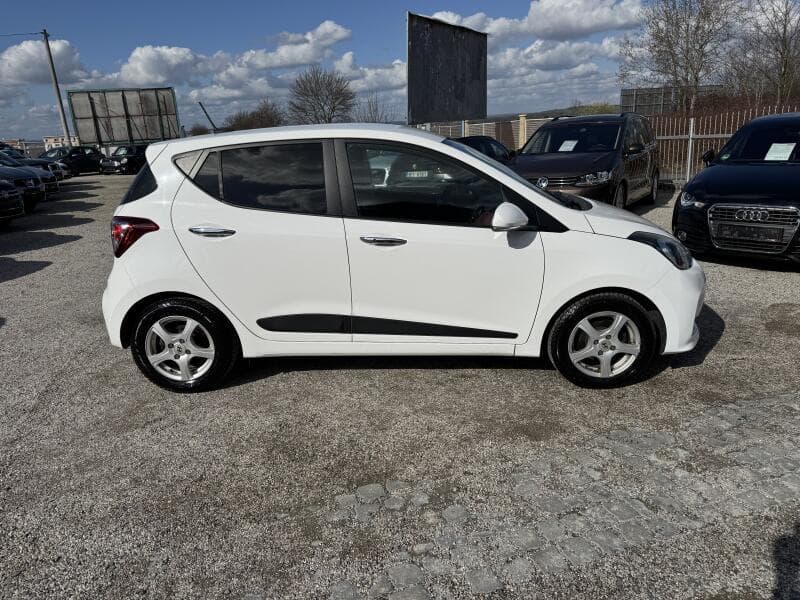 2017 Hyundai i10 - 10