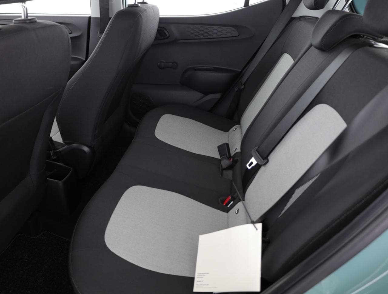 2023 Hyundai i10 - 12