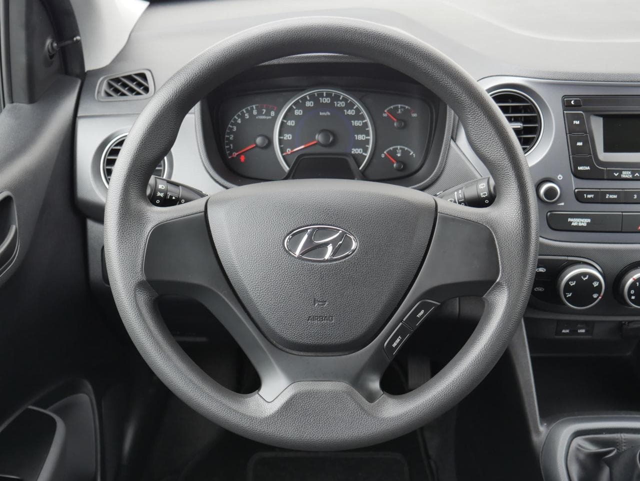 2017 Hyundai i10 - 11