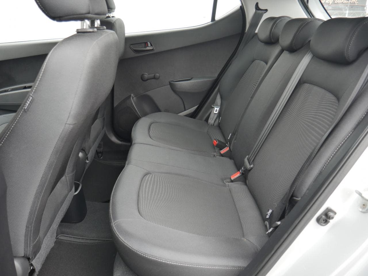 2017 Hyundai i10 - 10