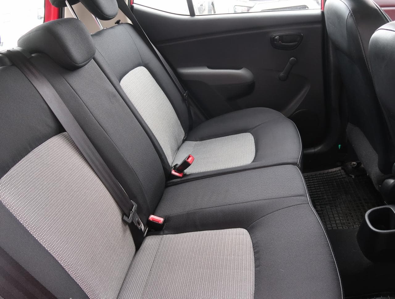 2010 Hyundai i10 - 13