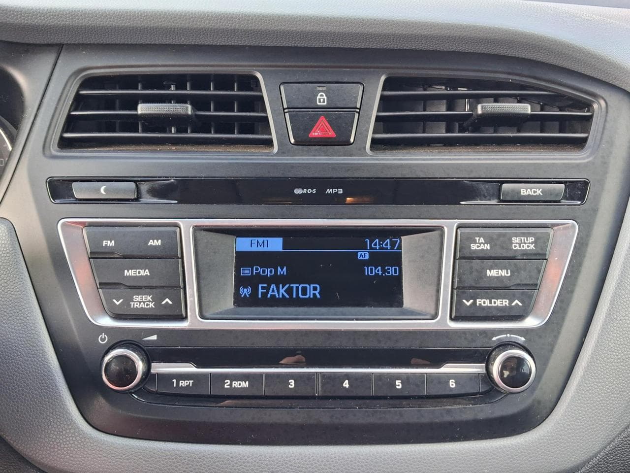 2015 Hyundai I20 - 12