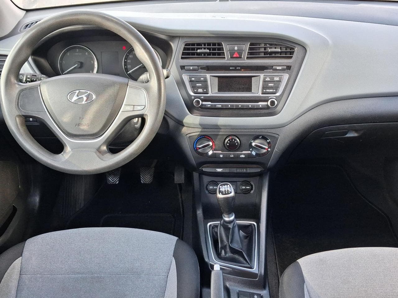 2015 Hyundai I20 - 8