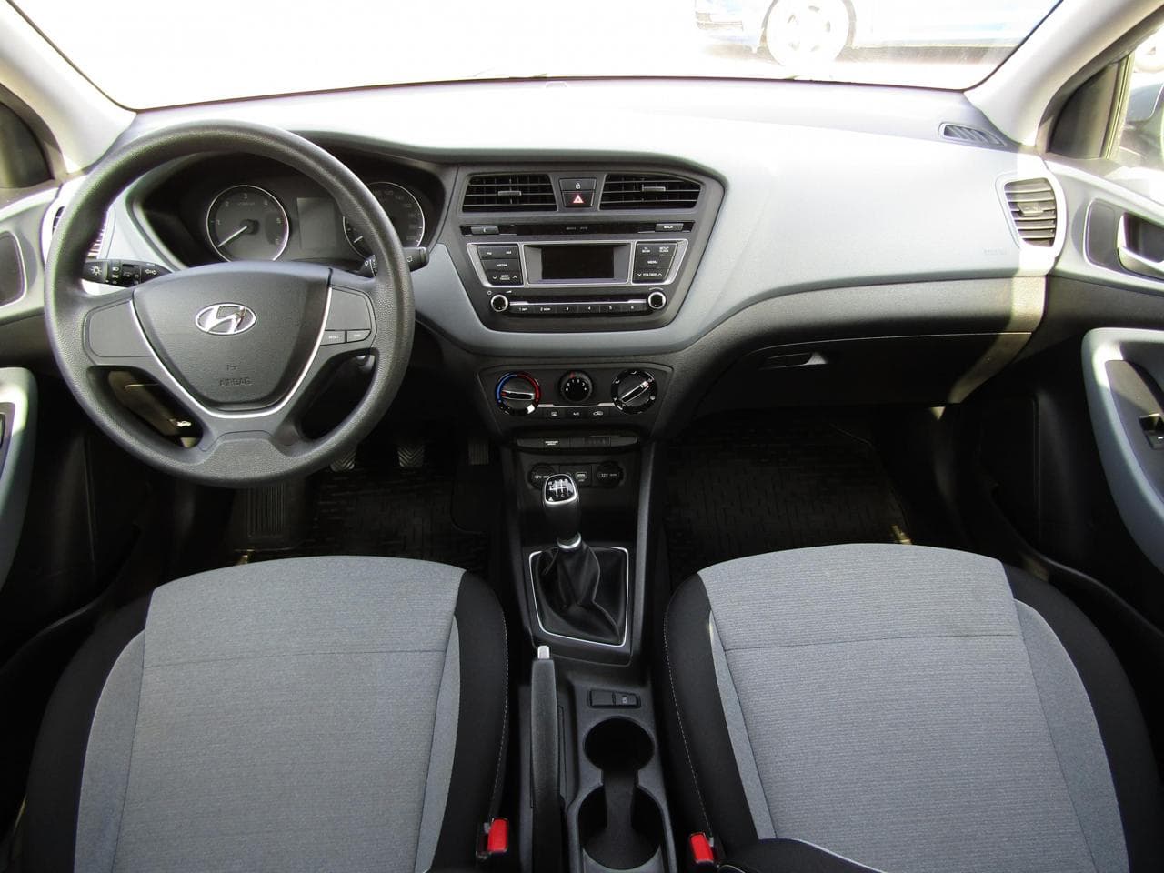 2015 Hyundai I20 - 8