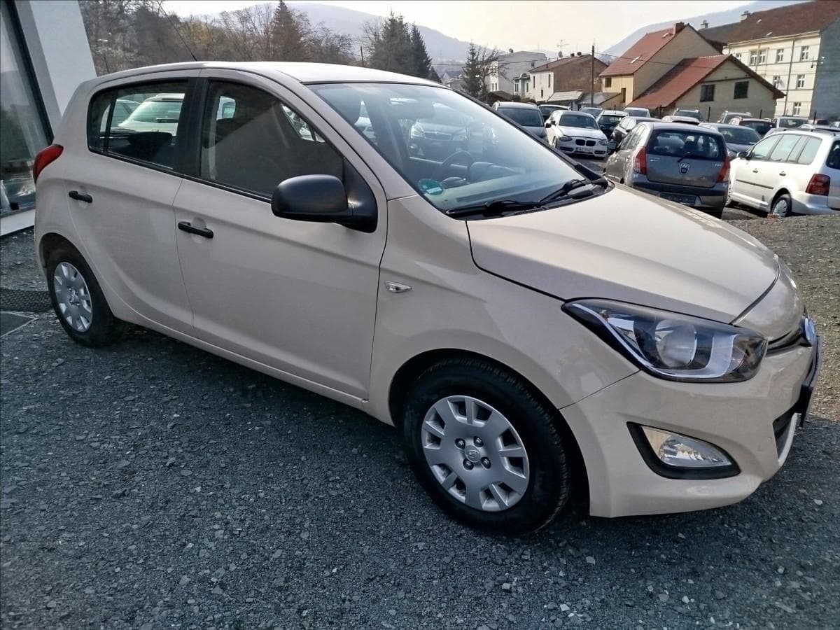 2014 Hyundai i20 - 8