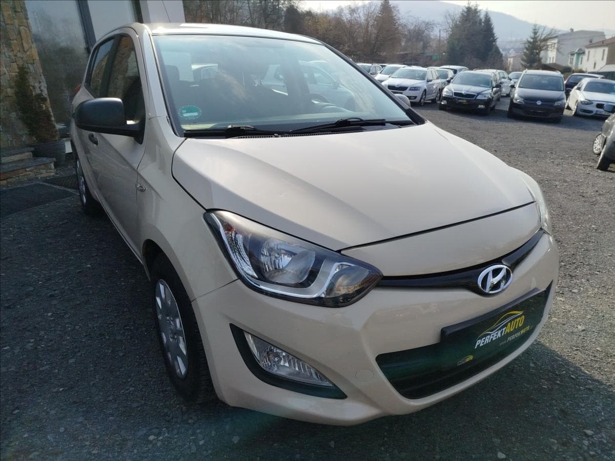 2014 Hyundai i20 - 9