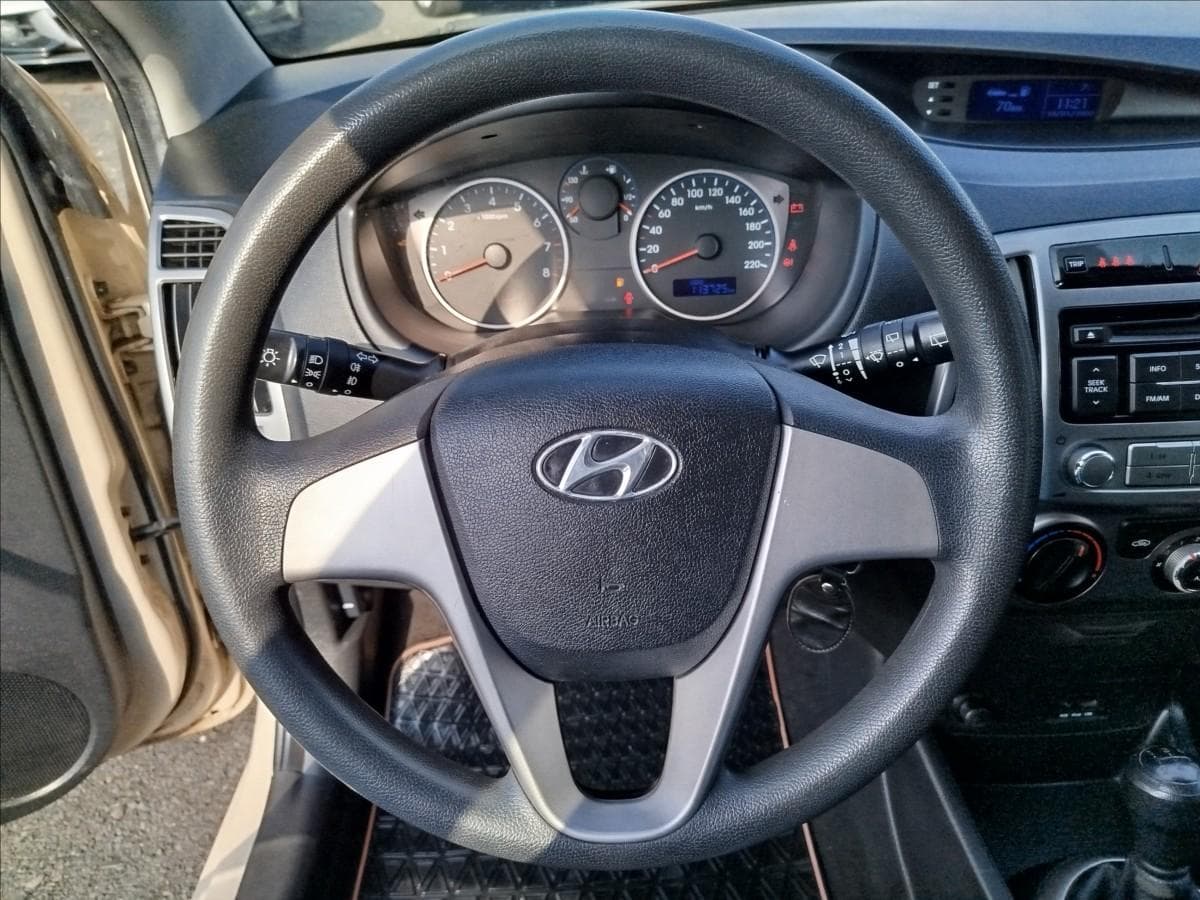 2014 Hyundai i20 - 15