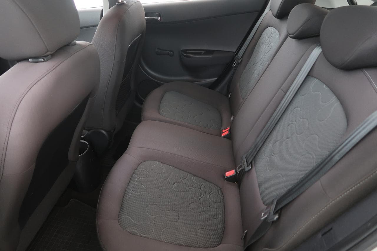 2010 Hyundai i20 - 15