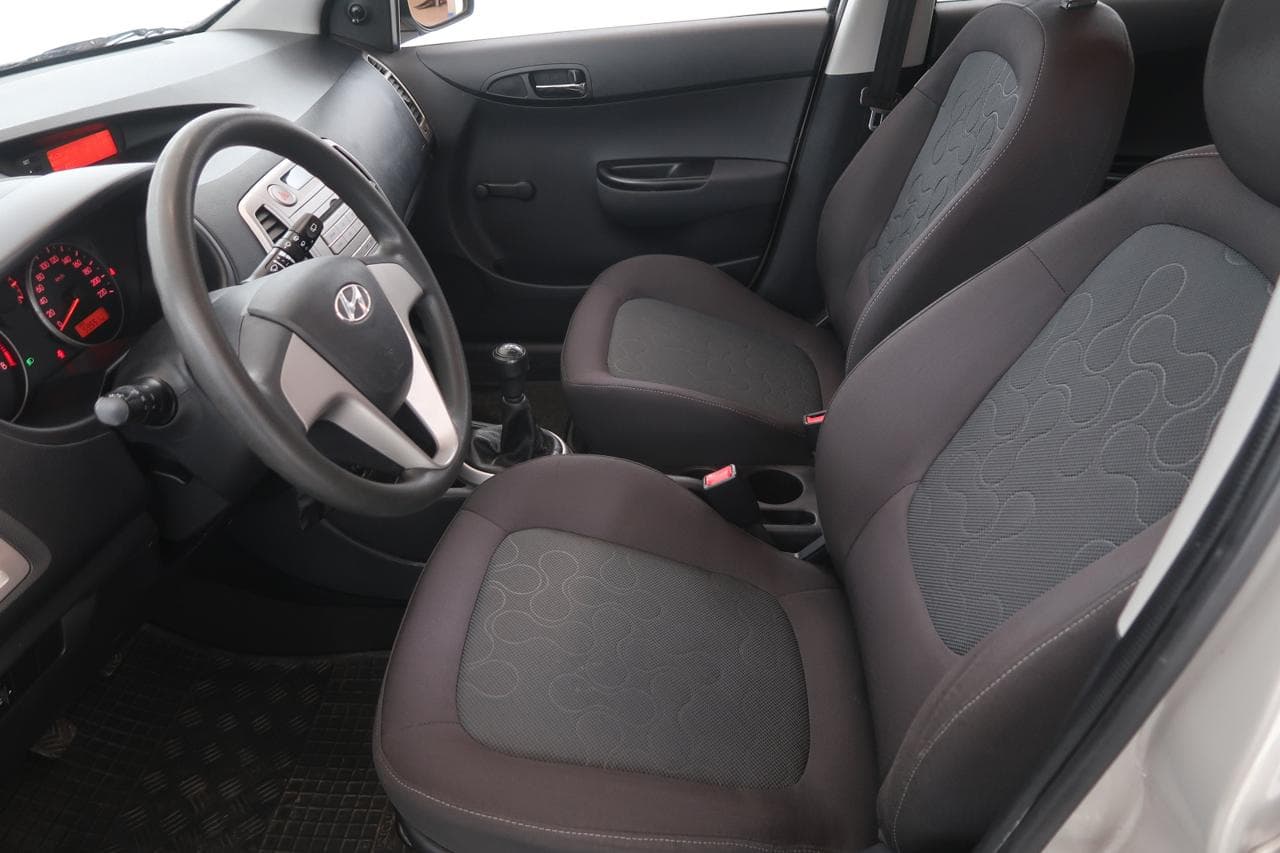 2010 Hyundai i20 - 16
