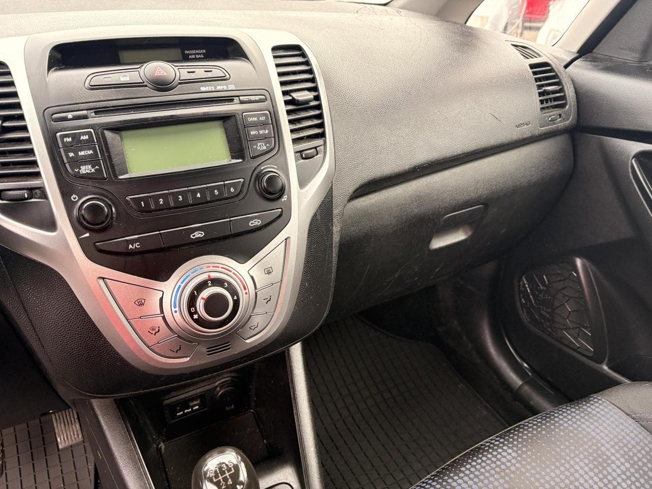 2011 Hyundai i20 - 12