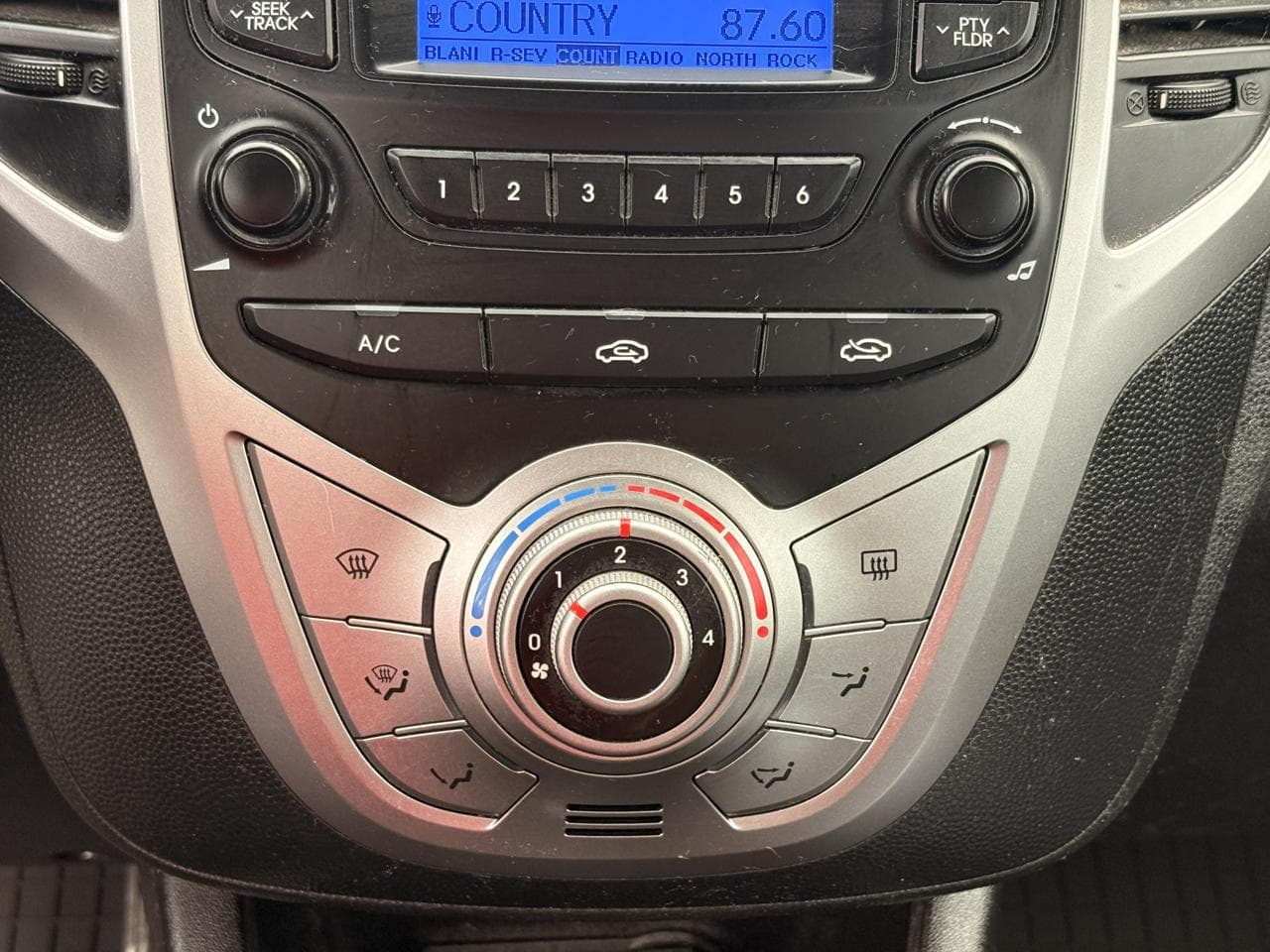 2011 Hyundai i20 - 14