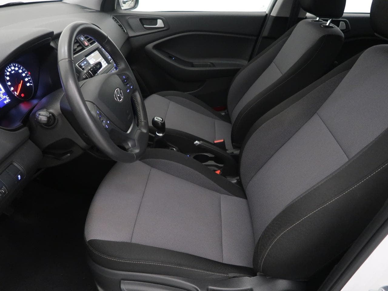 2019 Hyundai i20 - 16