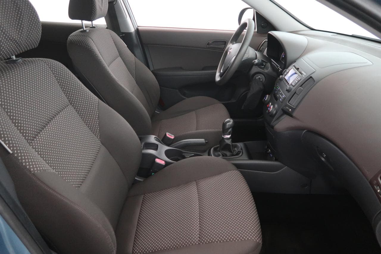 2011 Hyundai i30 - 12