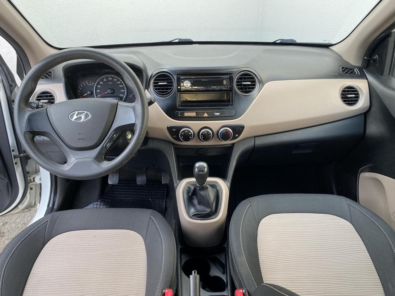 2016 Hyundai i10 - 8