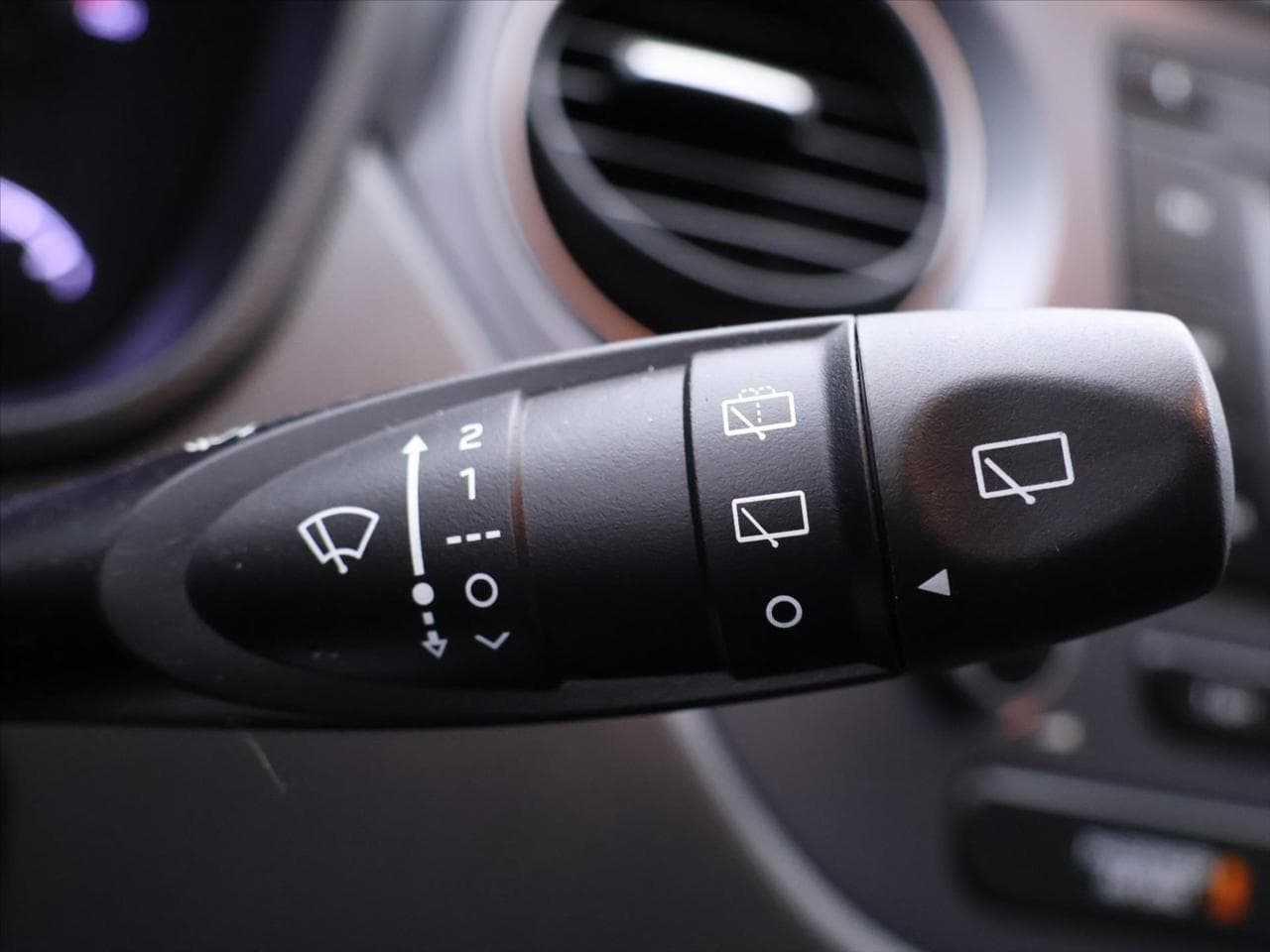 2019 Hyundai i10 - 18