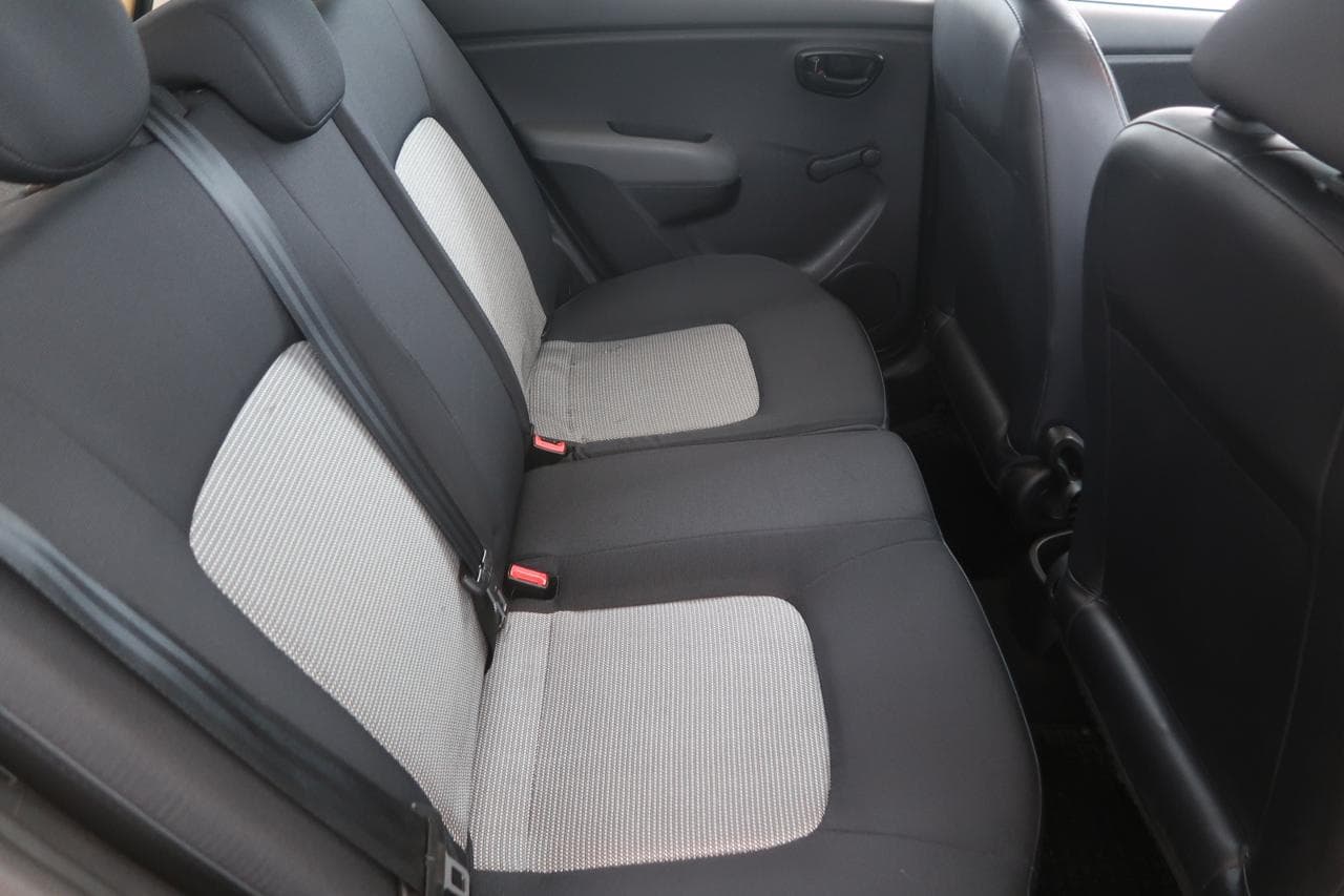 2010 Hyundai i10 - 13