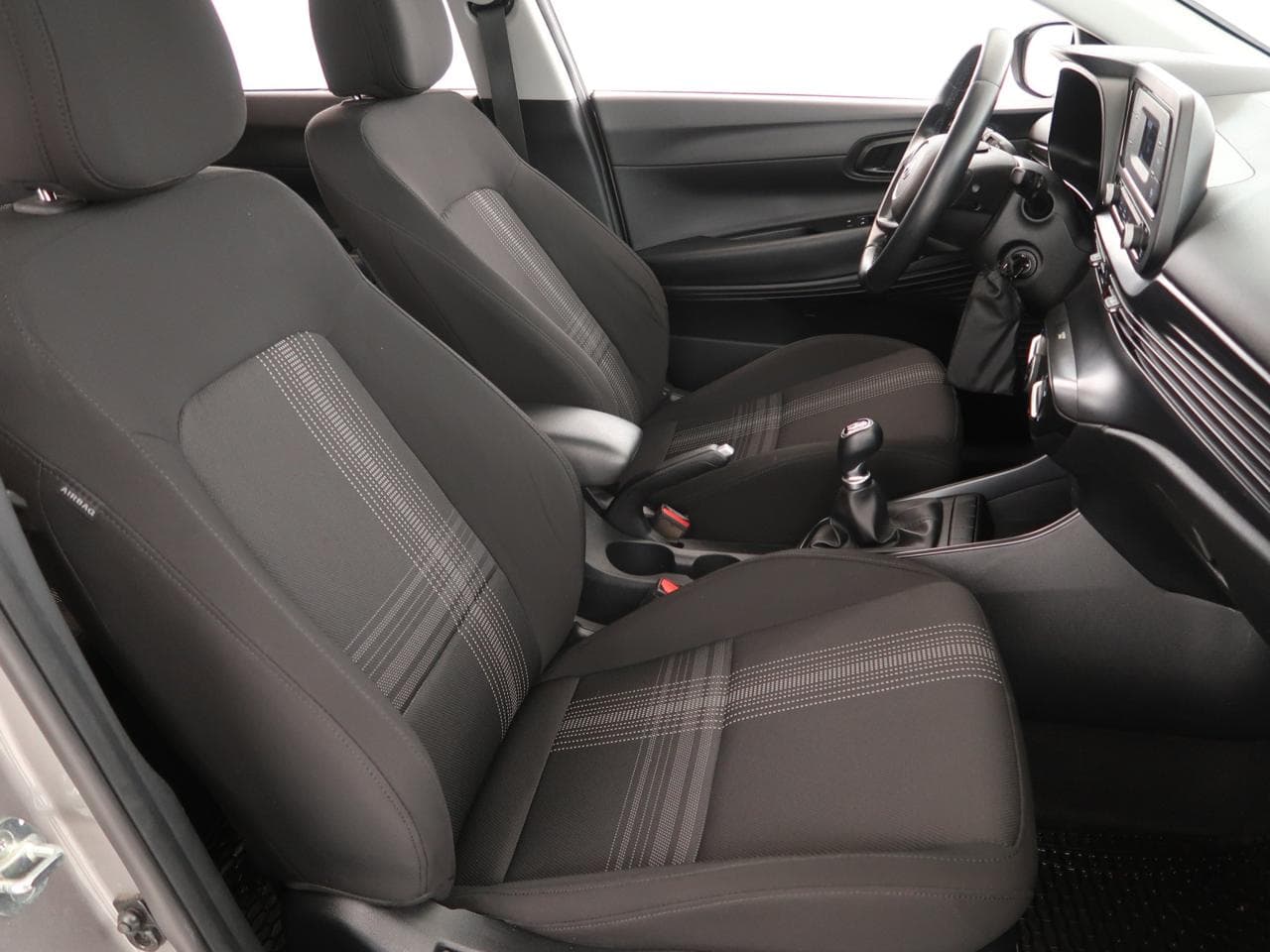 2021 Hyundai i20 - 12