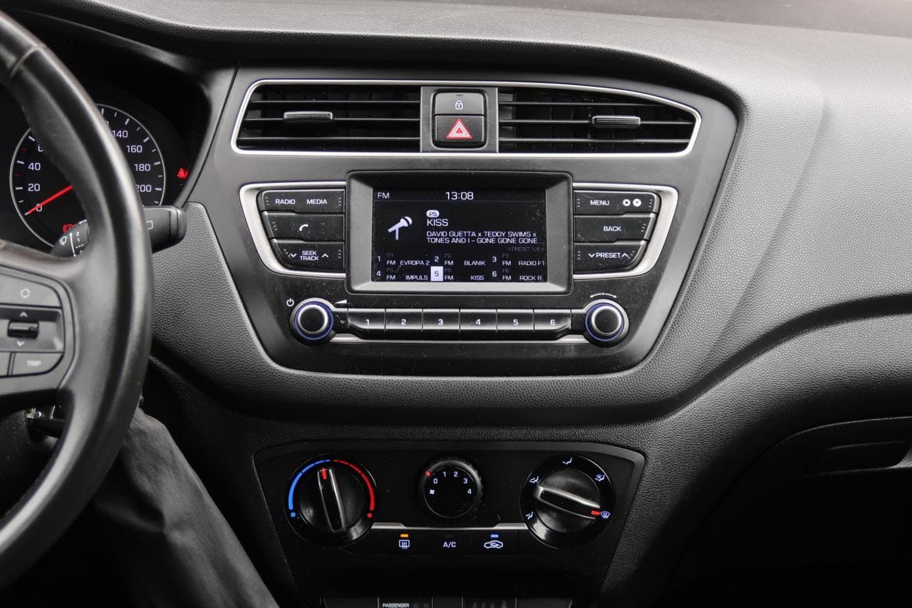 2019 Hyundai i20 - 18