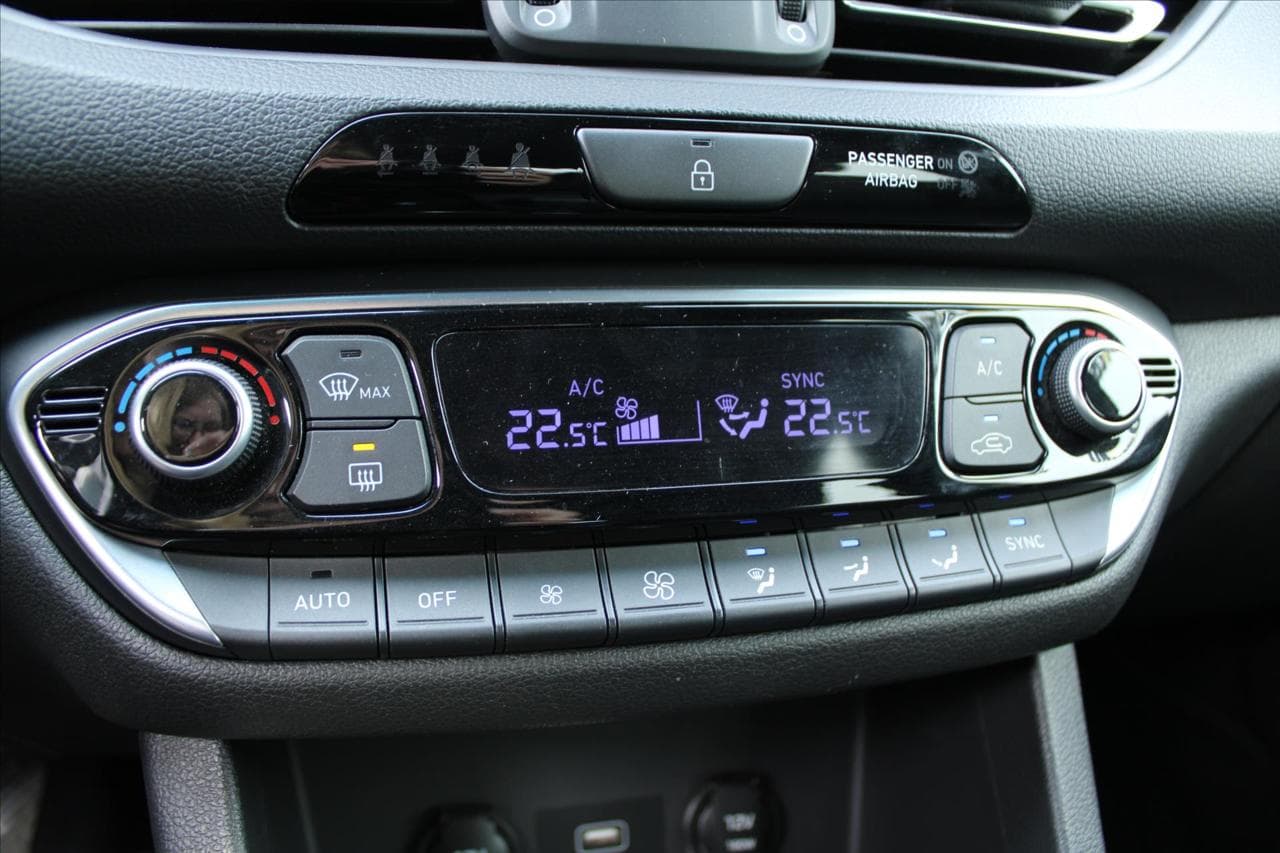 2022 Hyundai i30 - 19