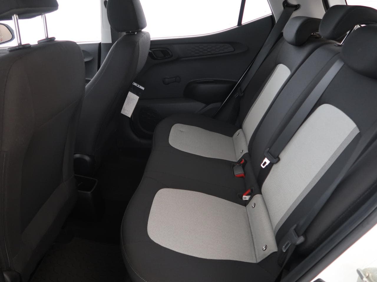 2021 Hyundai i10 - 28