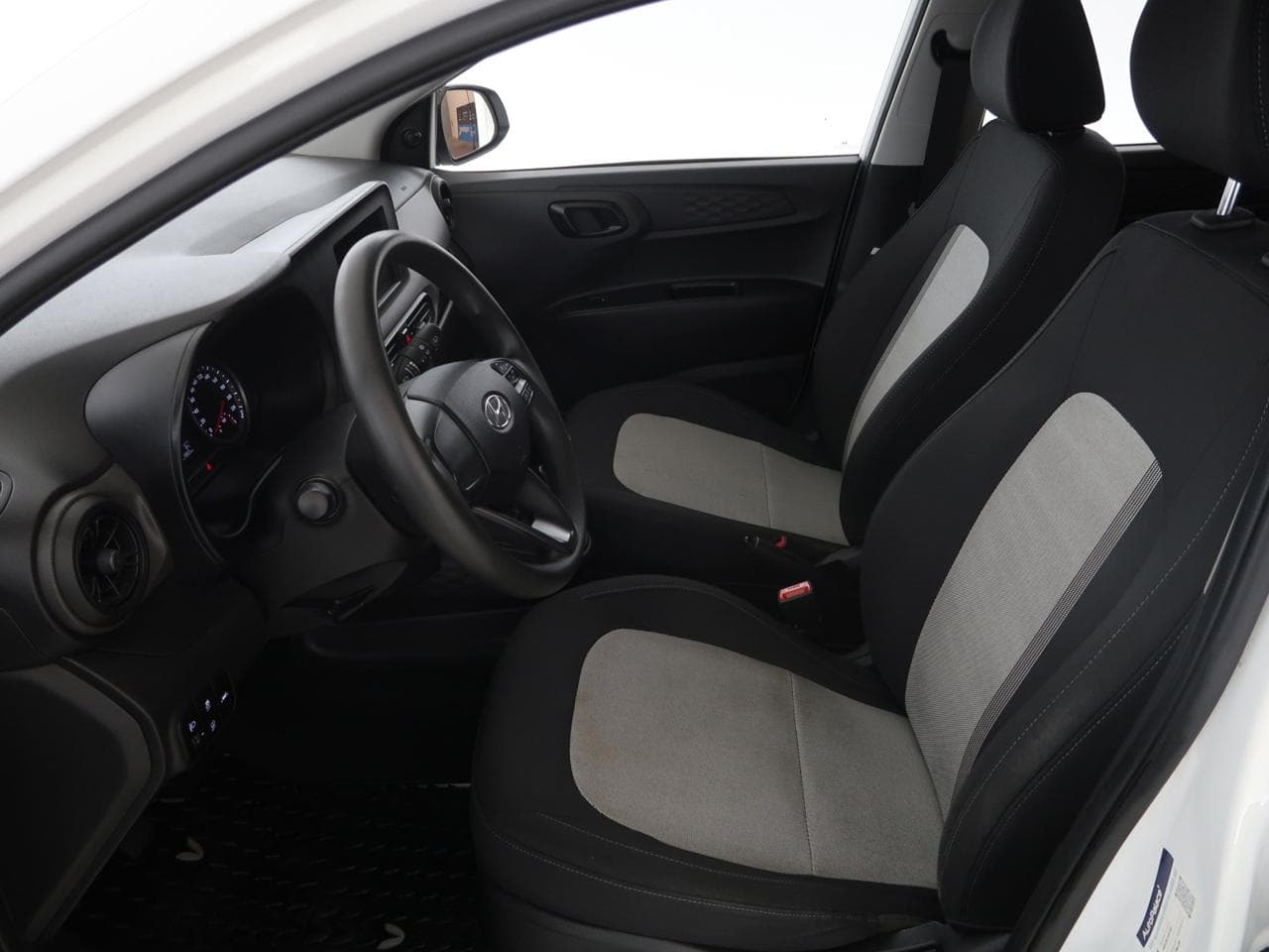 2021 Hyundai i10 - 29