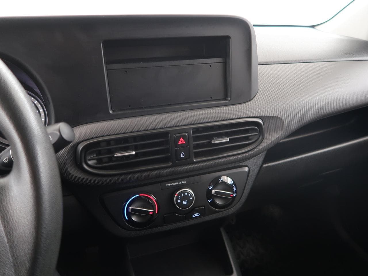 2021 Hyundai i10 - 32