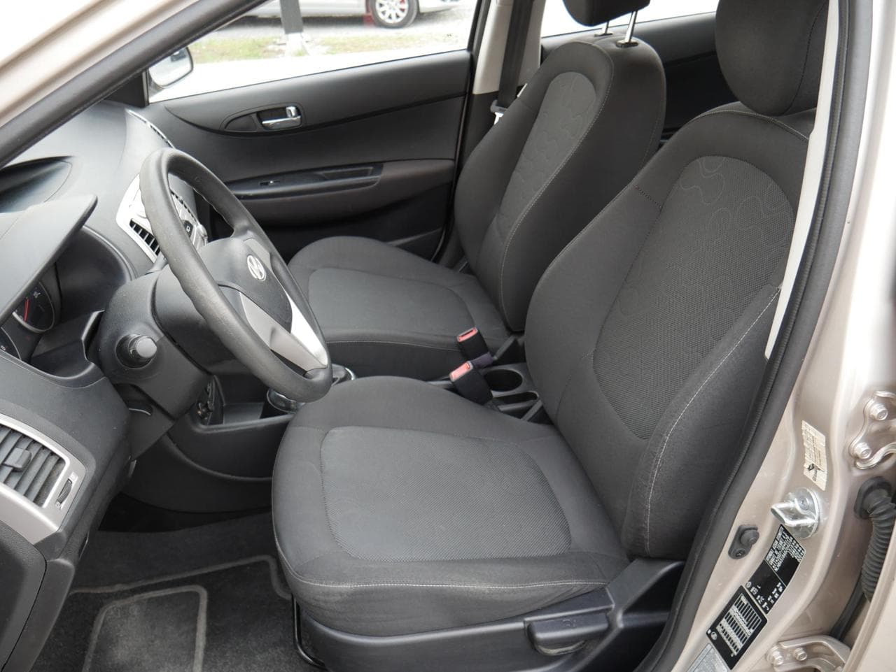 2011 Hyundai i20 - 9