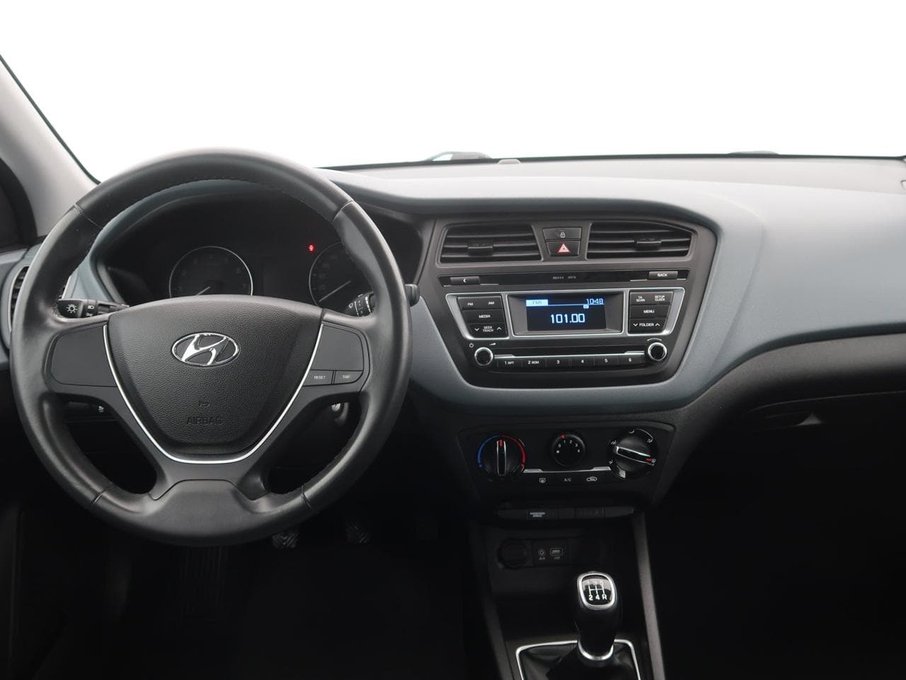 2017 Hyundai i20 - 10