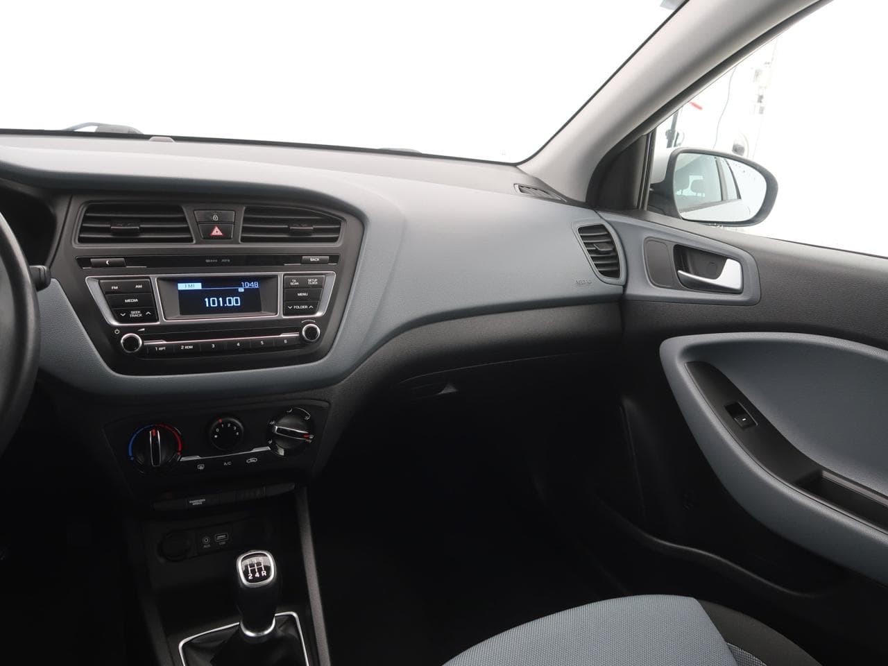 2017 Hyundai i20 - 11