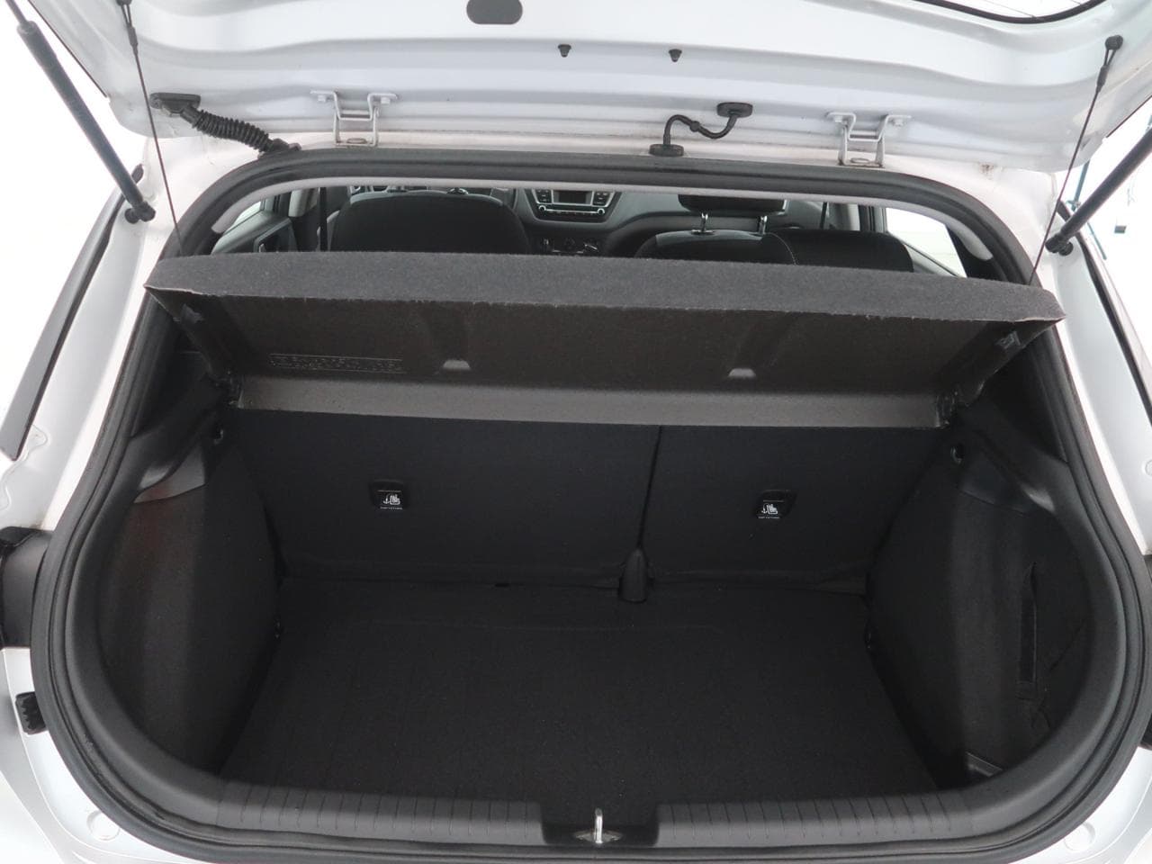 2017 Hyundai i20 - 19