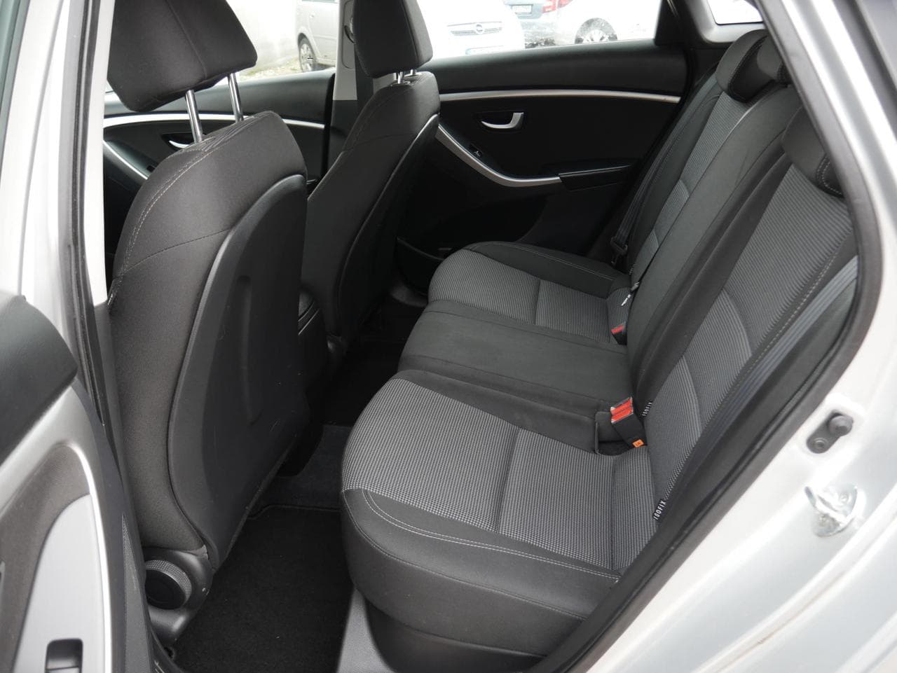2012 Hyundai i30 - 11